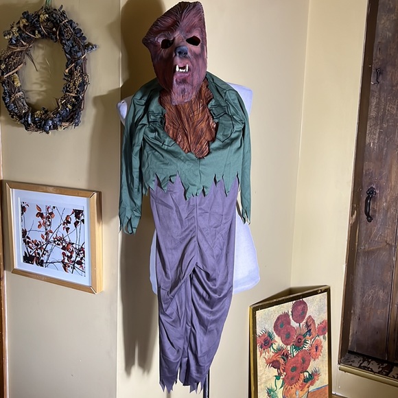 The WOLFMAN Universal Studios Costume Body suit + Rubber Mask Size Child S 4-6 - Picture 1 of 16
